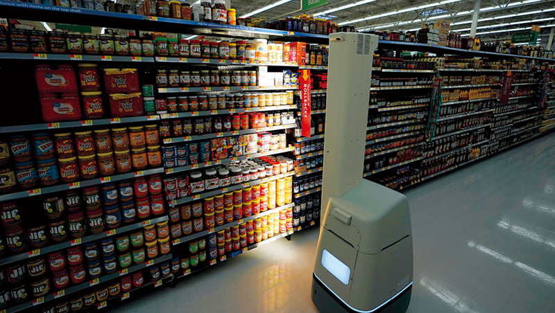 過去幾年，沃爾瑪在數百間分店採用高約180公分的貨架掃描機器人，協助掃描貨架、辨識需要補貨的商品。